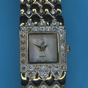 LADIES SS QUARTZ WATCH MOTHER OF PEARL DIAL JAPAN MOVEMENT 6.25" LONG E16601-4